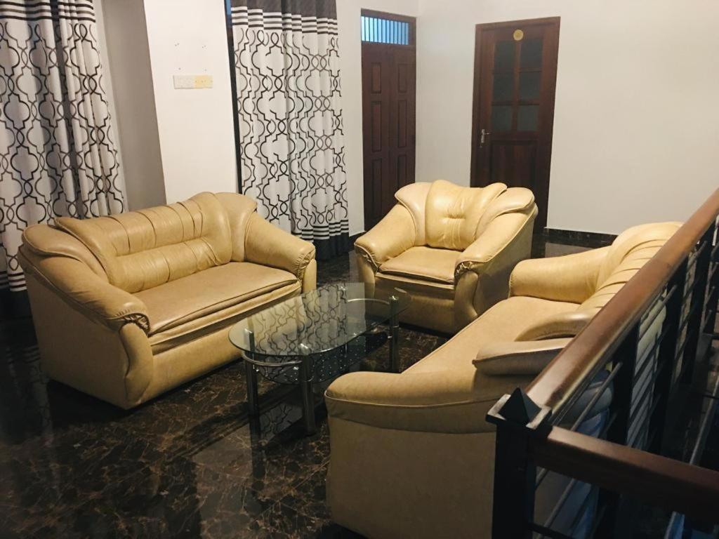Kavee Transit Hotel Katunayaka Εξωτερικό φωτογραφία